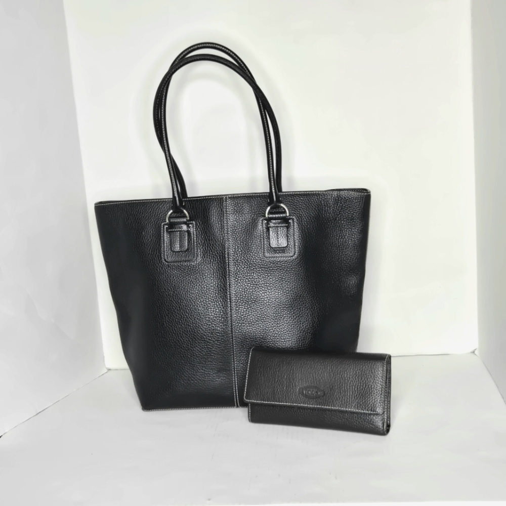 Authentic Tod's Black Leather Tote Handbag. Large. - Picture 10 of 13